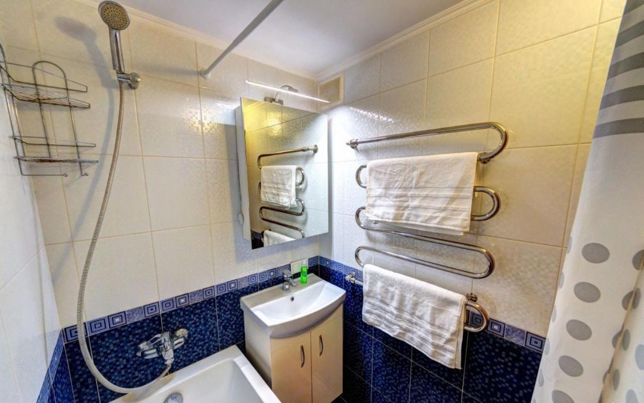 Топ 1К Квартира Метро Лукьяновка, Юрия Ильенка 49 Kiev Dış mekan fotoğraf